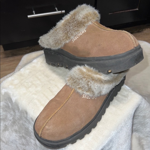 SKETCHERS WORK 🥾 TAN/BROWN LEATHER FAUX FUR LINED NON-SLIP SOLE CLOGS Women’s 10 - Picture 7 of 15